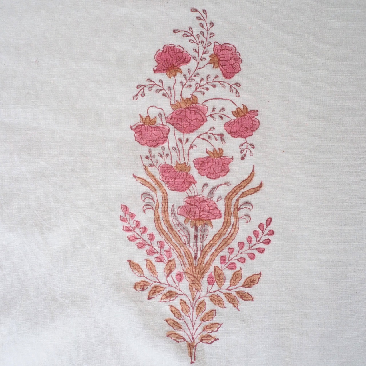 ブロックプリント生地【50cm単位】インド綿 花柄 白×ブラウン×淡ピンク #15923-PK3