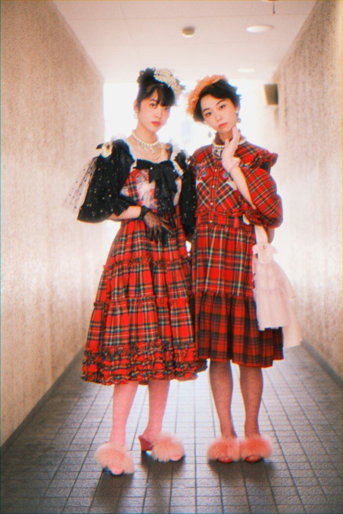 HEIHEI フリルスーツワンピース 赤チェック HEIHEI フリルスーツワンピース 赤チェック HEIHEI 赤とチェック柄の