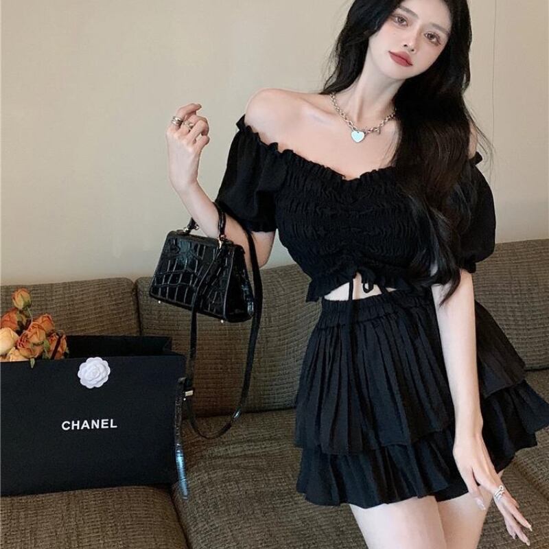 きれい CHANELのブラウス、プリーツスカートのセットアップ | www