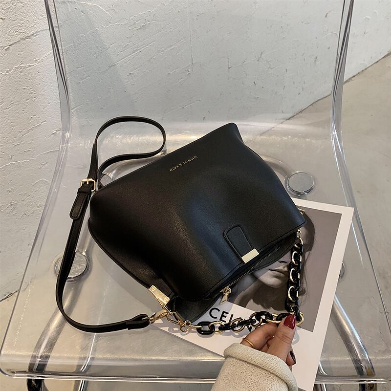 秋冬レトロスモールバッグレディースバッグ2020人気のワイルドメッセンジャーバッグネットレッドファッションバケットバッグの新しい流行バージョン Tiancai_Wing_Bag93124328414