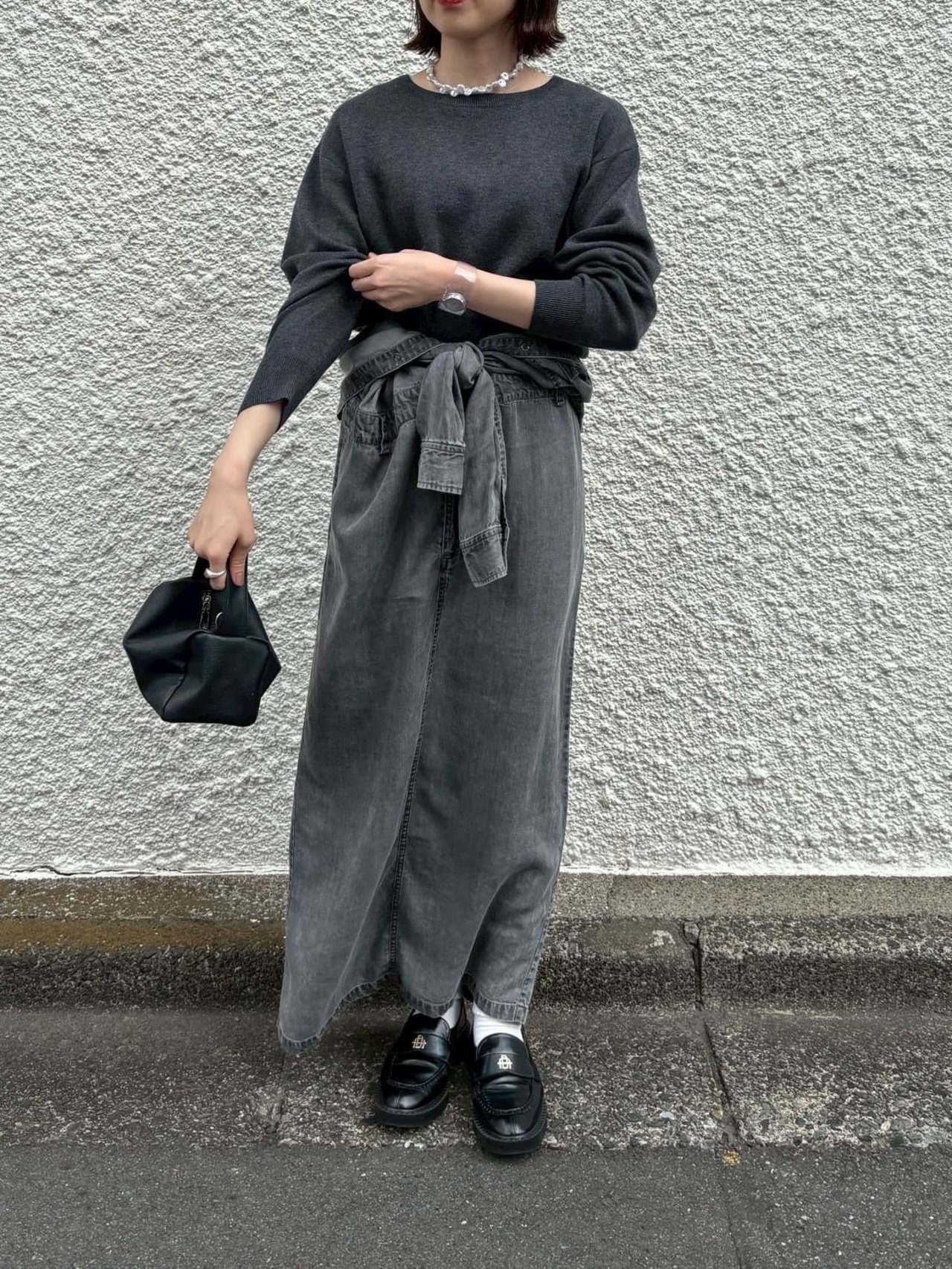 ロージー  Rosiee バックスリットパールボタンニット