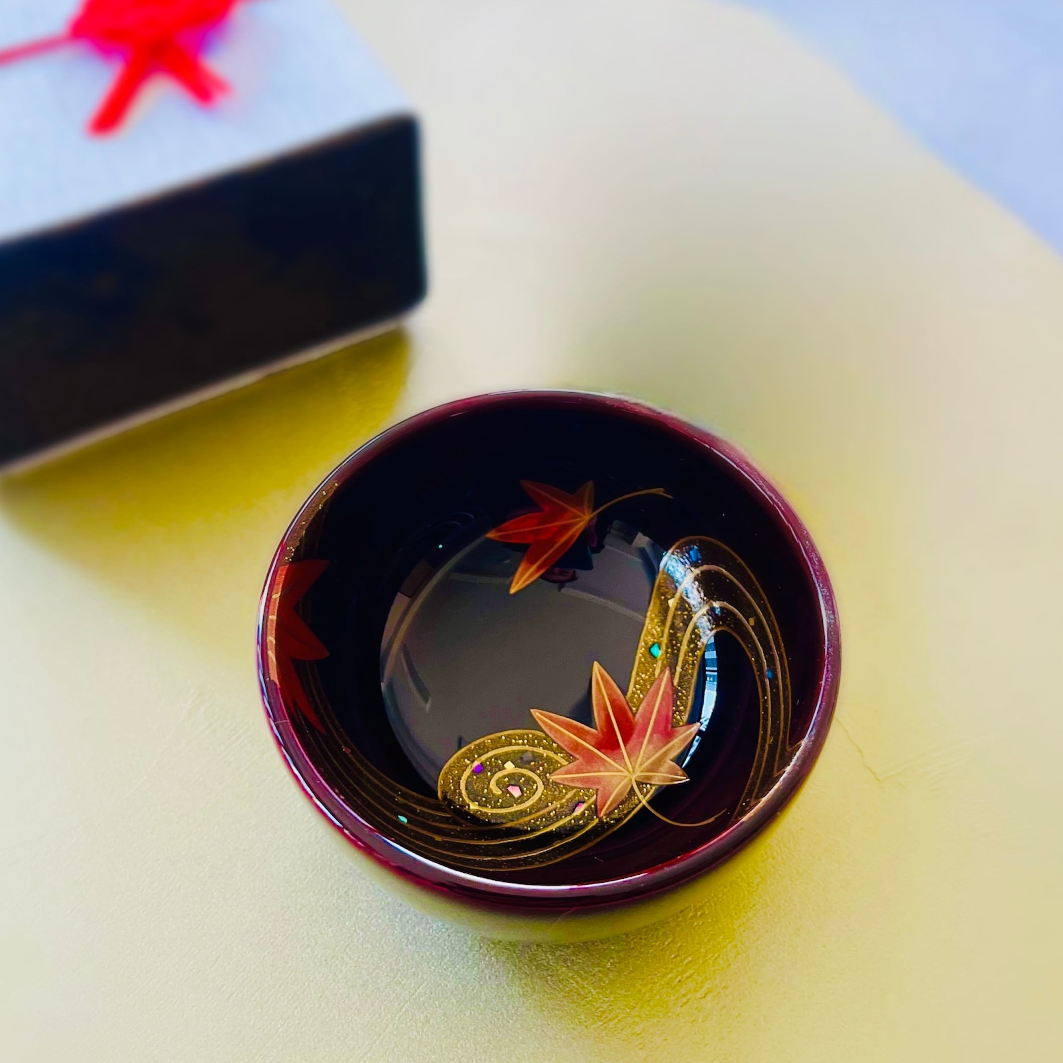 輪島塗】蒔絵 ぐい呑み「竜田川」（溜塗） | FEEL J Style