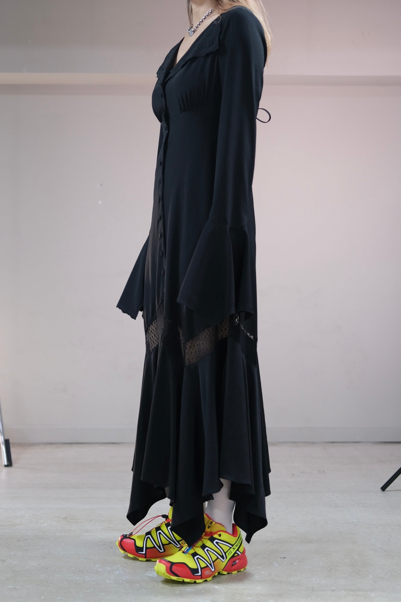 FETICO】RUFFLED-HEM CREPE DRESS | loop