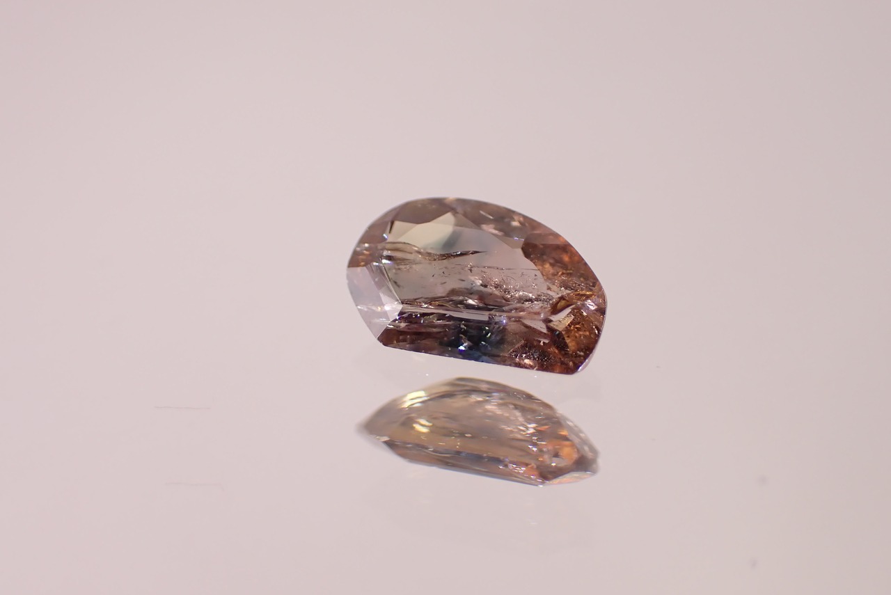 アキシナイト　0.86ct　[C10‐322]