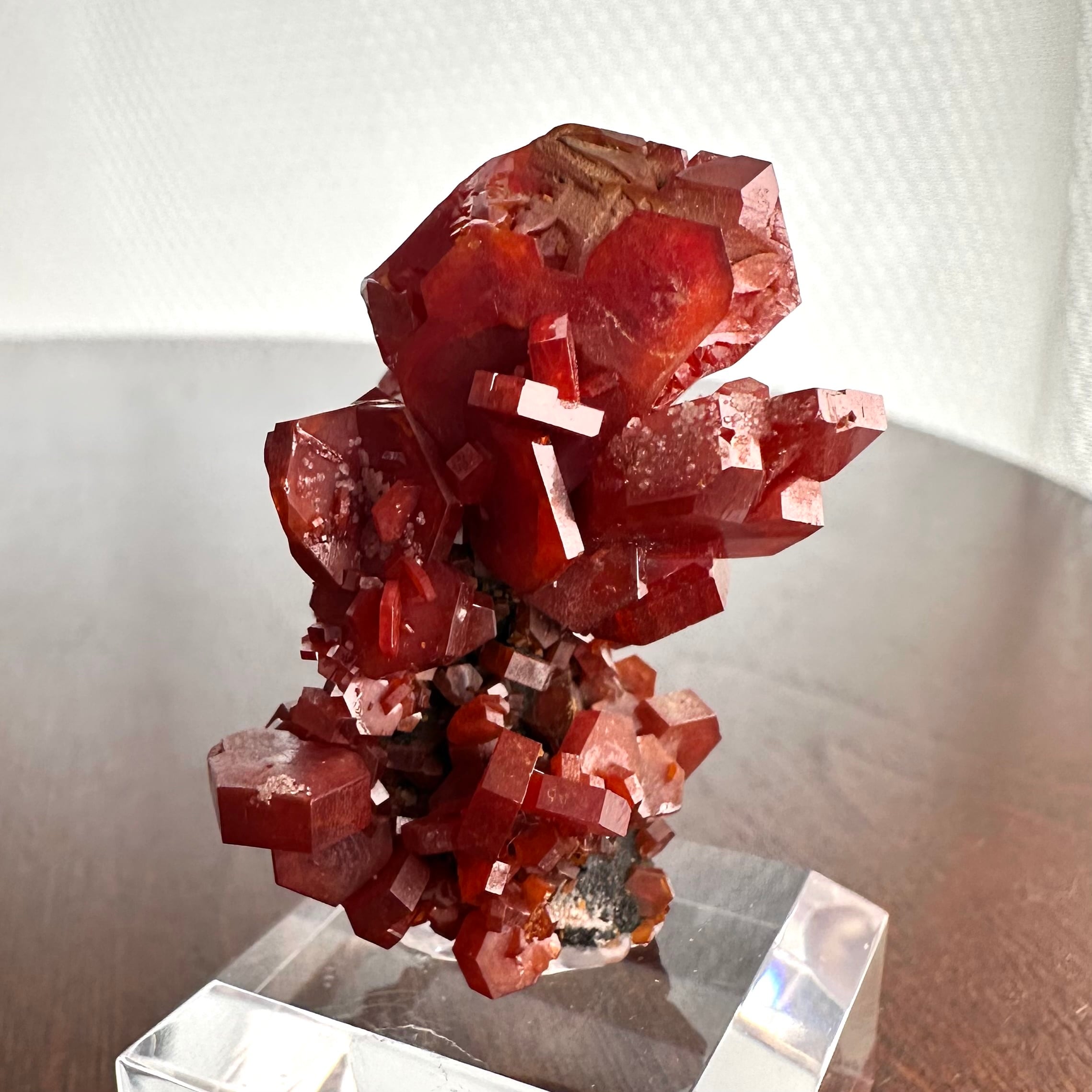 バナジナイト【Vanadinite】モロッコ産 | PEANUTS MINERALS