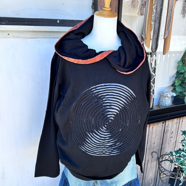 ぐるぐるビッグロングスリーブ