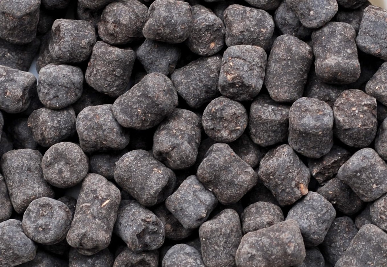 東商 超醗酵油かすおまかせ 中粒 700g