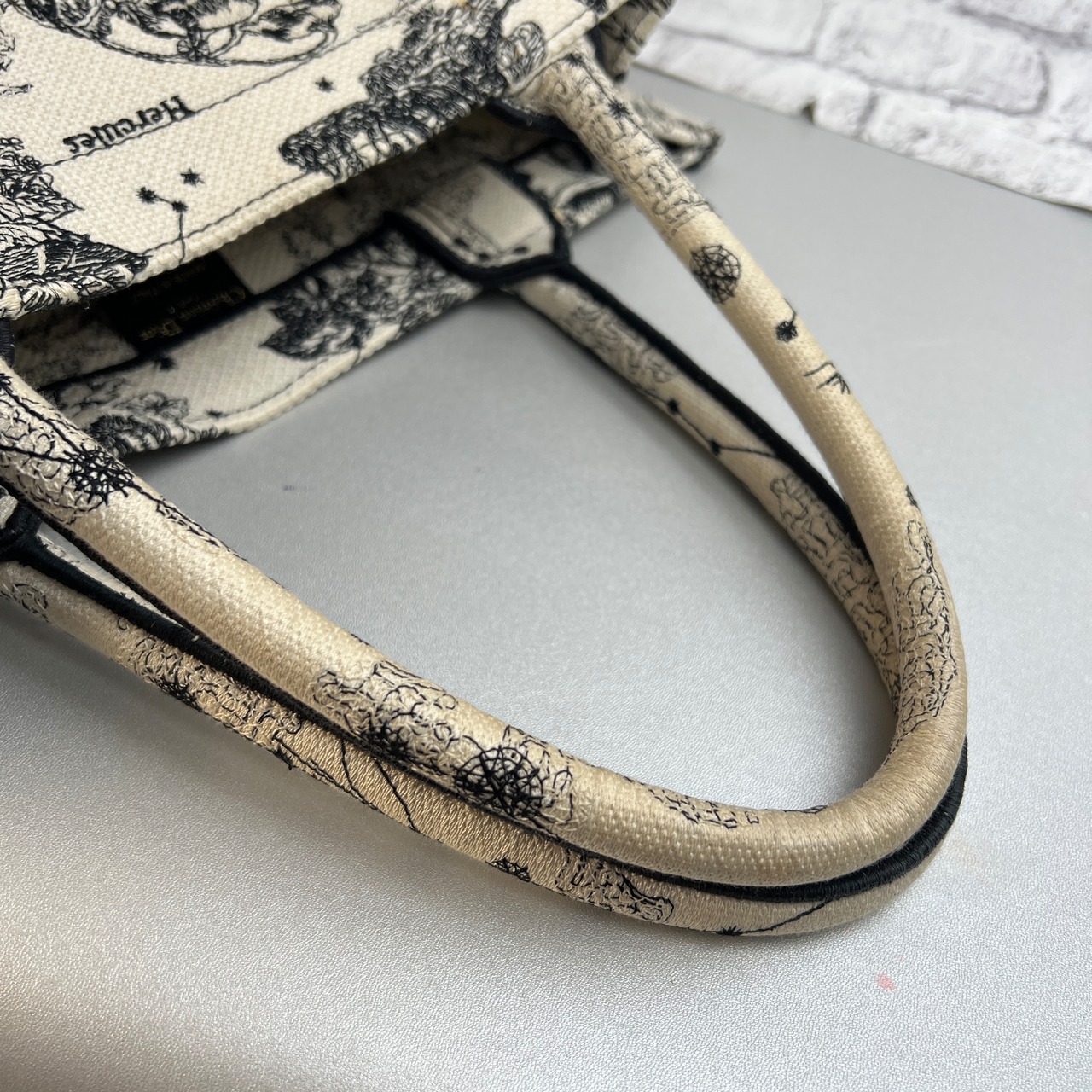 【最終処分SALE】Christian Dior  キャンバス ブックトートバッグ ホワイト A-11667