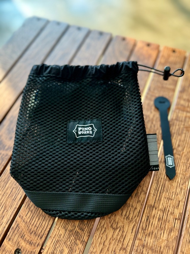 PINOWORKS Mesh Cushion Poach