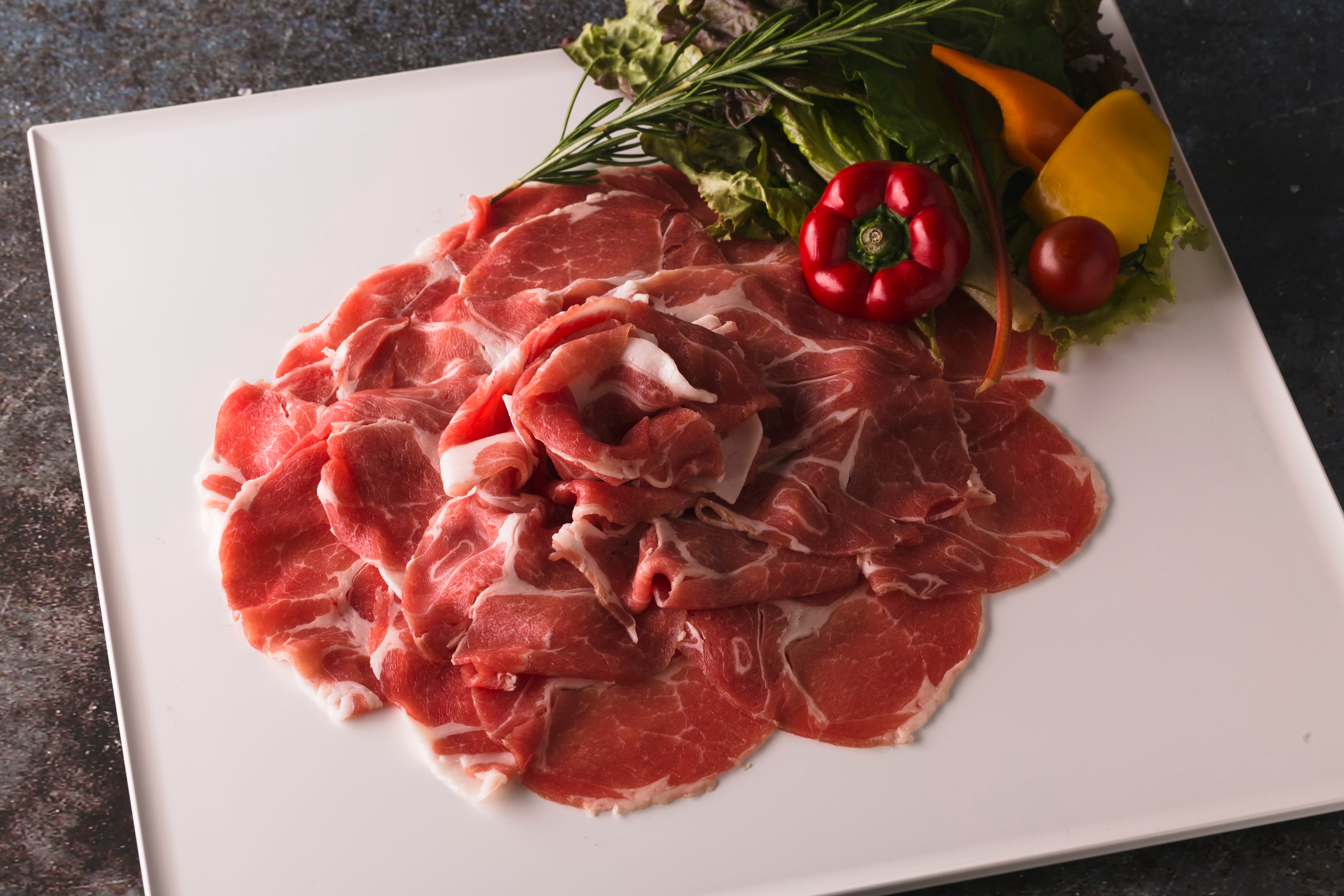 鹿児島県産純粋黒豚(六白)カタロース／しゃぶしゃぶ 100g | WAGYU