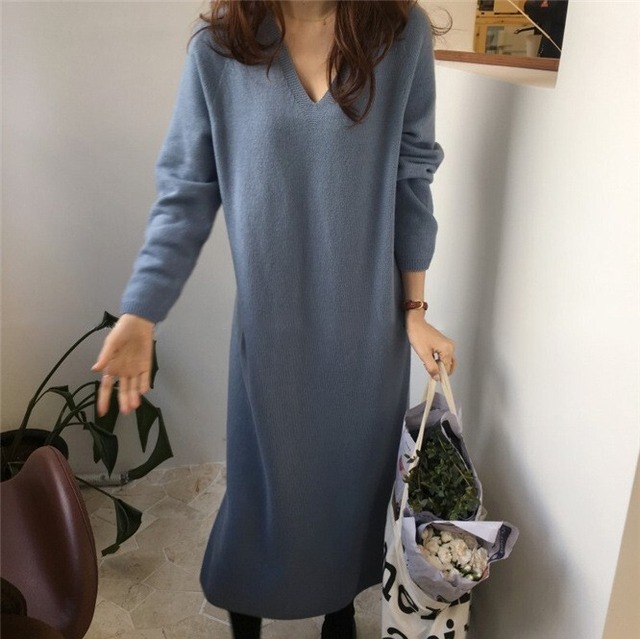 【送料無料】3色 ニットワンピース ロングワンピース Vネック 長袖 ルーズ ゆったり ゆる かわいい 大人可愛い きれいめ カジュアル おしゃれ お洒落 大人女子 こなれ感 ラブリー キュート ガーリー エレガント 主役級 存在感 フェミニン レディース 甘め 無地 秋 冬 10代 20代 30代 OL 学生 通学 デート お出かけ 女子会 休日 着回し 韓国 韓国系 オルチャン ファッション コーデ モテ トレンド 流行 体型カバー ワンサイズ ブルー アプリコット ブラウン db4178