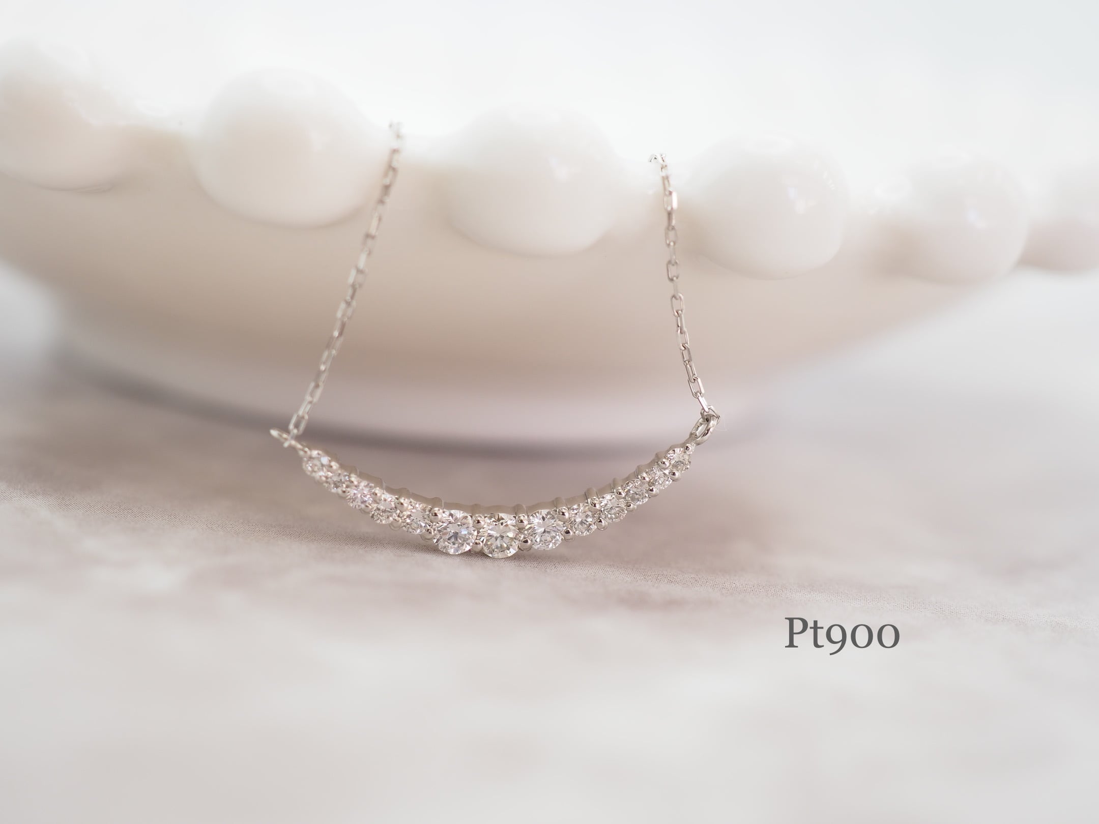 商品番号：P3037–L】プラチナ900 Pt900 K18 0.20カラット 一文字