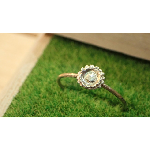 K10YG Anemone Ring