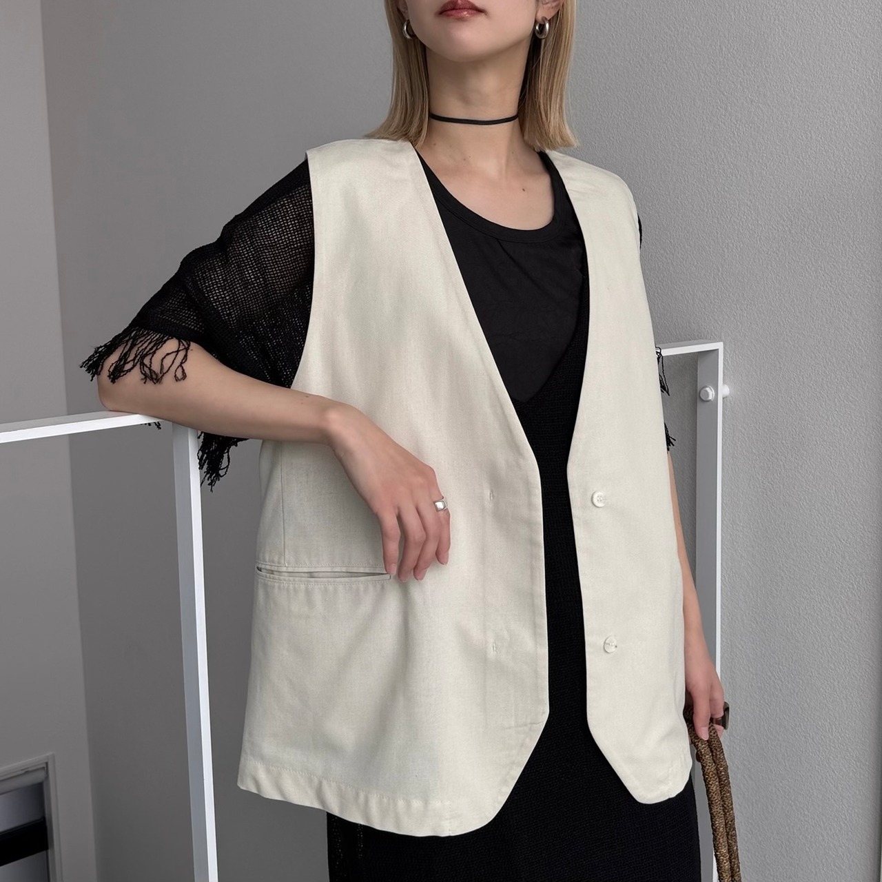 バックスリットフレンチリネン混gilet/エクリュ