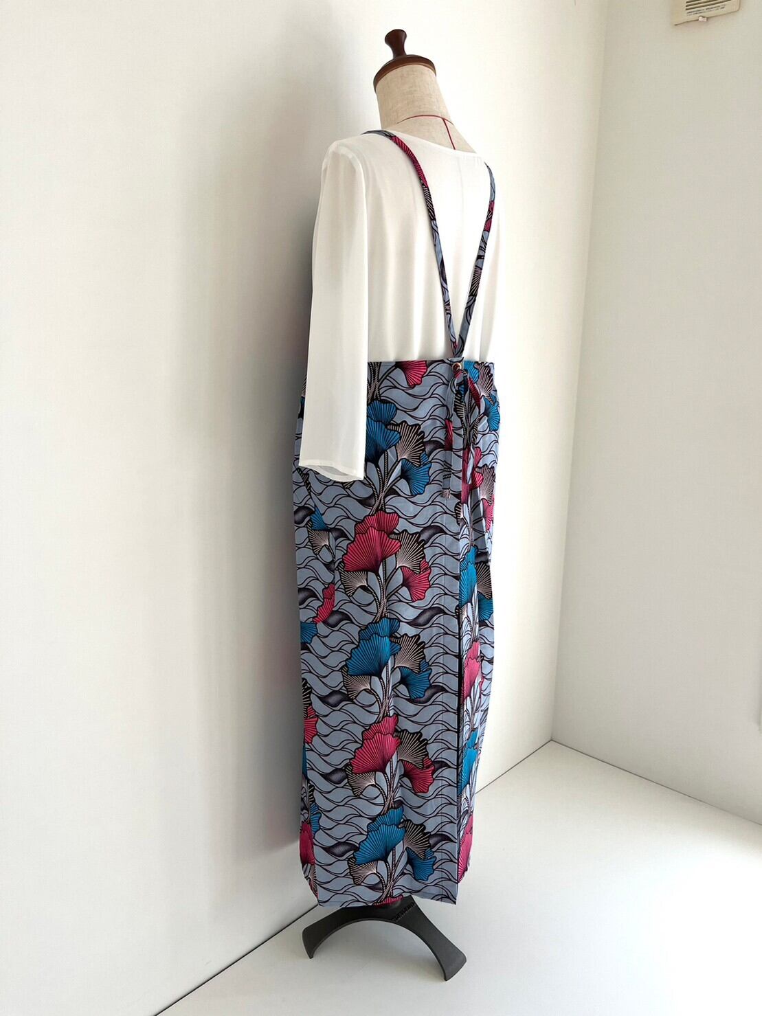アフリカ布のナチュラルエプロン 銀杏リーフ/グレー | lalaproducts