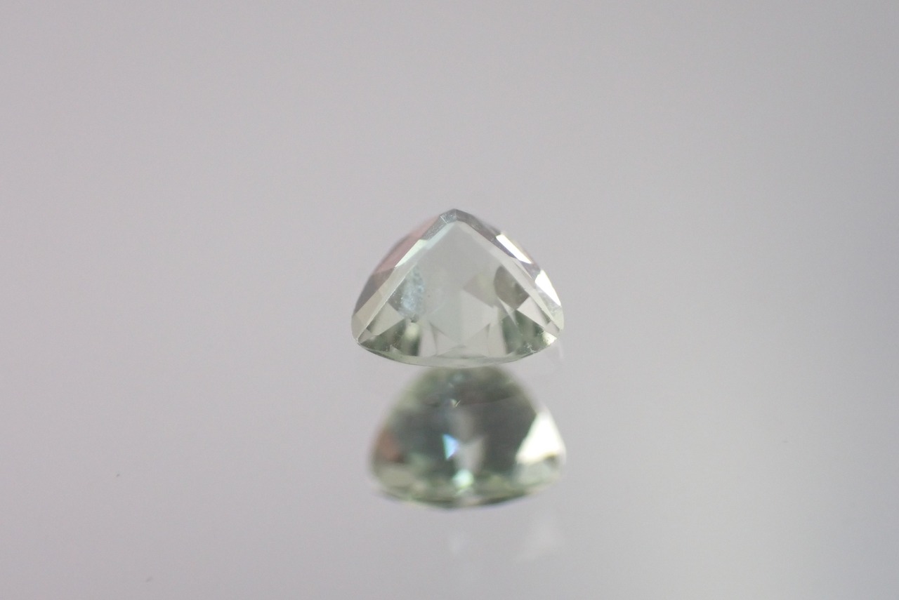 アンブリゴナイト　0.19ct　[C12-500]