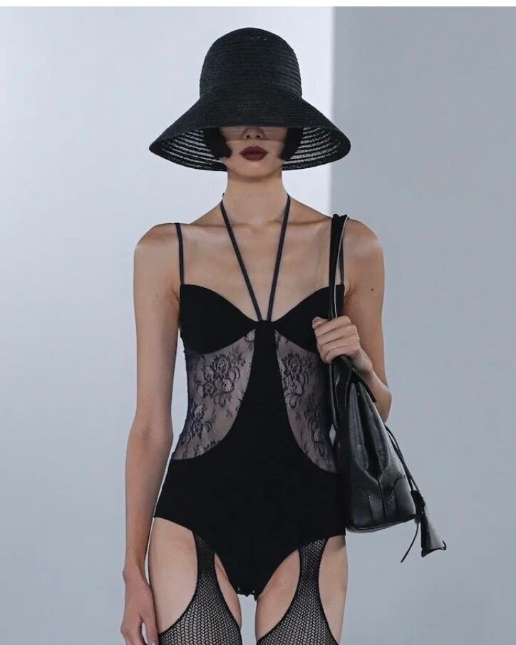 FETICO / STRAW HAT WITH LACE RIBBON | LA VILLA ROUGE