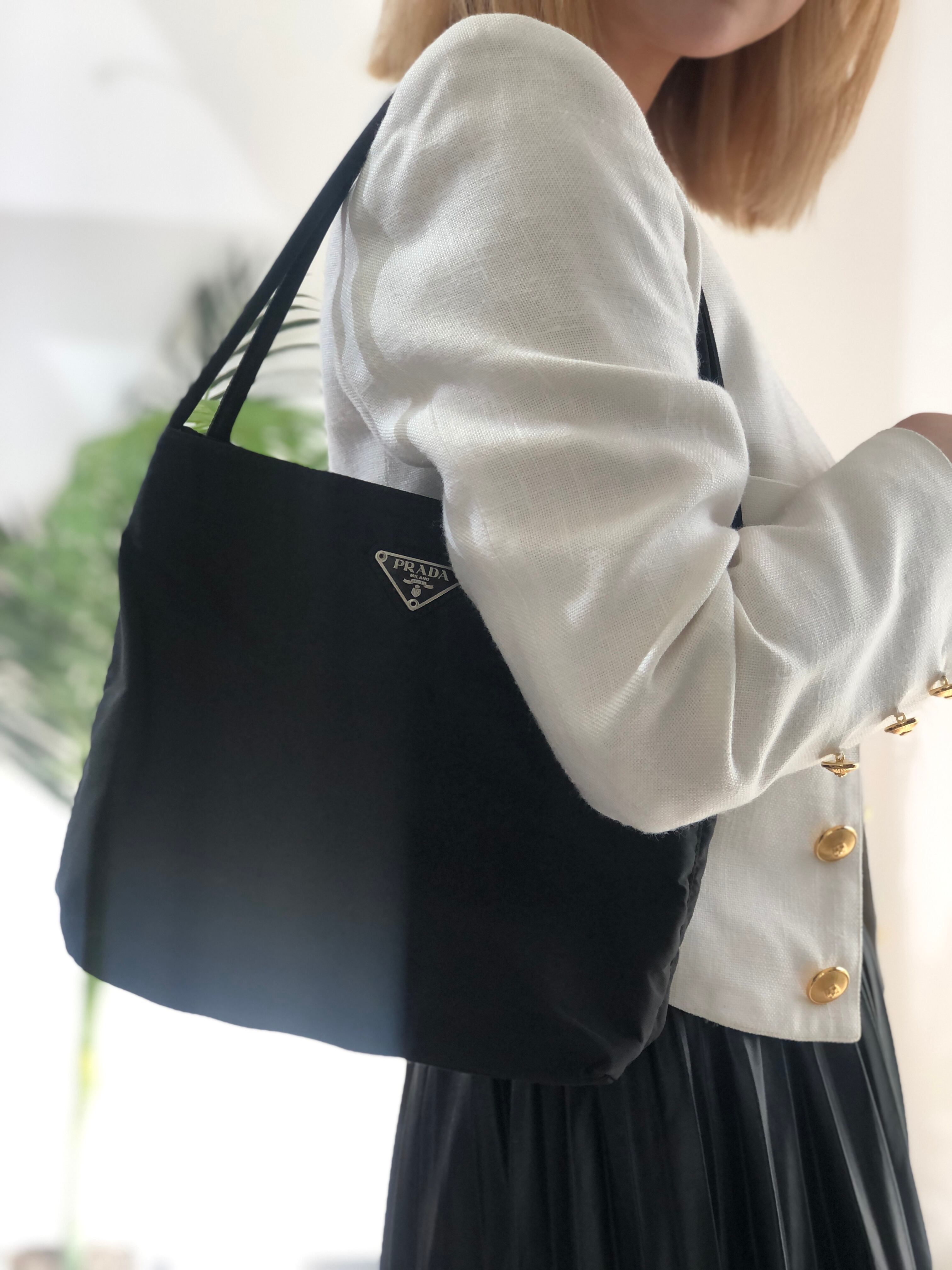 PRADA プラダ トライアングルプレート ナイロン ショルダーバッグ