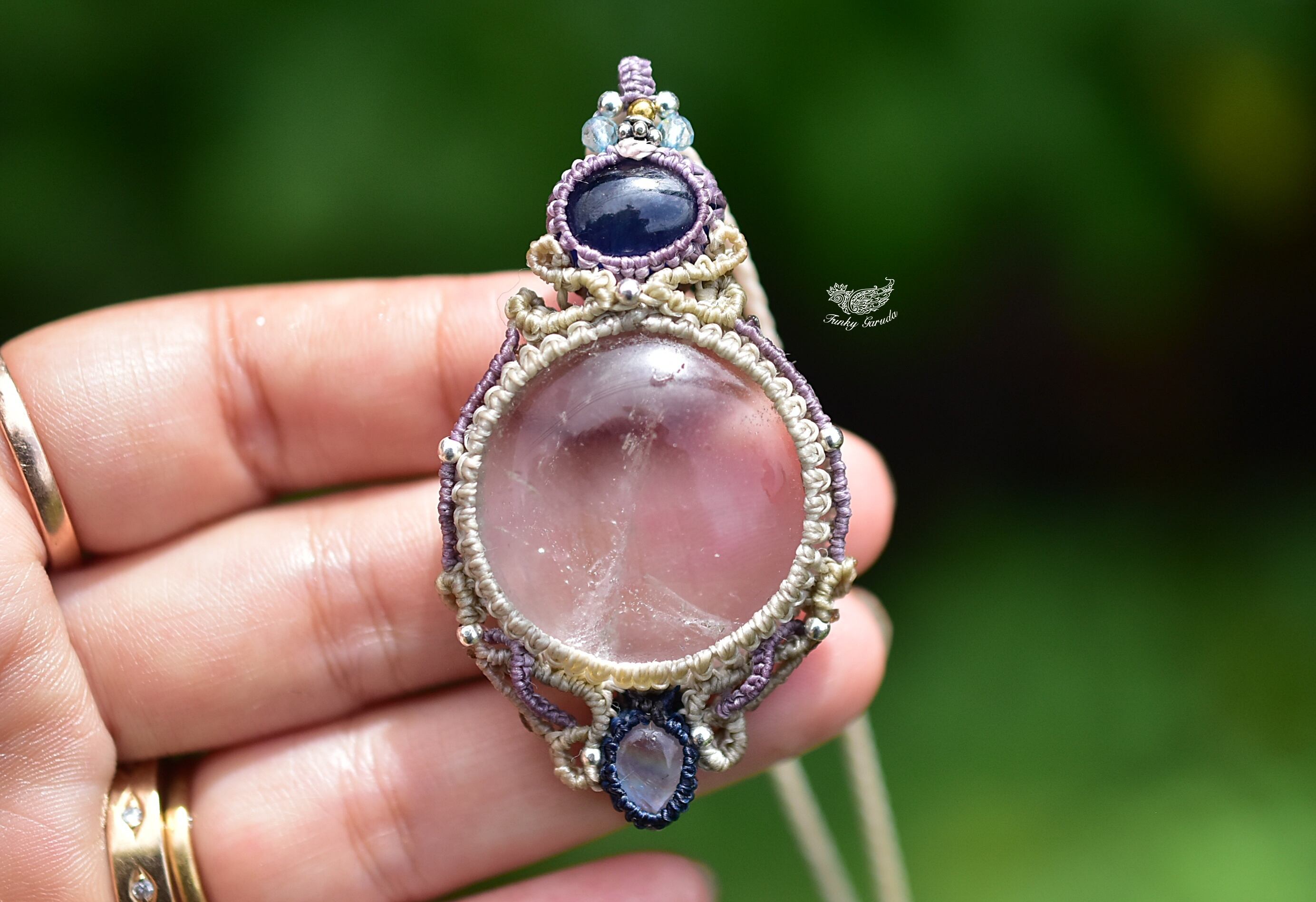 3重奏曲★サファイア ムーンストーン 水晶 マクラメネックレス755