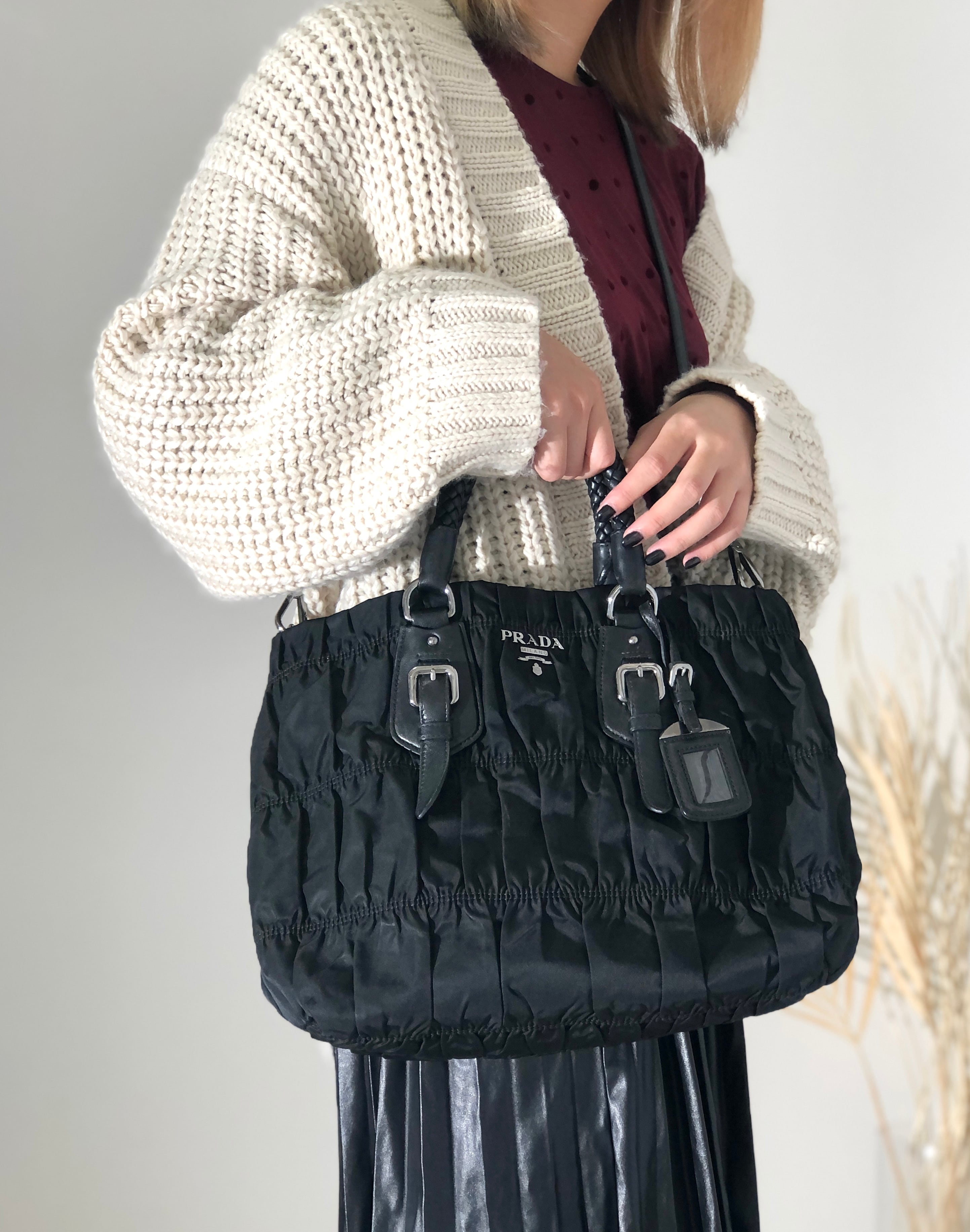 PRADA プラダ ブランドロゴ ナイロン ハンドバッグ 2way シャーリング ショルダーバッグ ブラック vintage ヴィンテージ オールド  vbrtdm | VintageShop solo powered by BASE