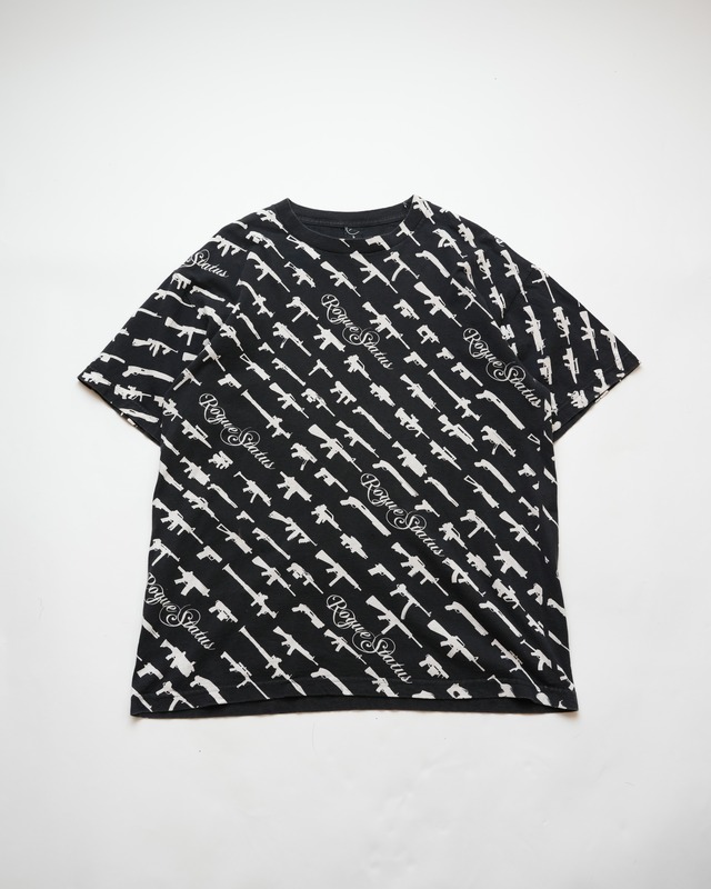 00's rogue status gun show total pattern printed Tshirt