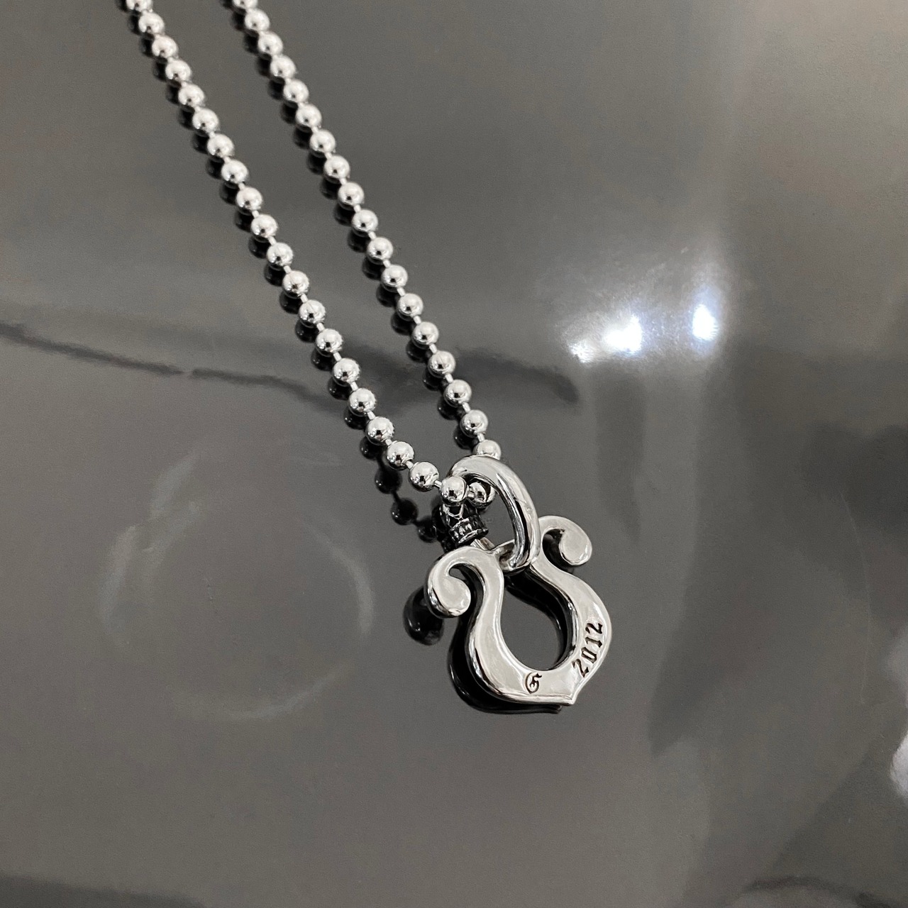 RHYTHMIC HORSESHOE BALL CHAIN NECKLACE / リズミックホースシューボールチェーンネックレス