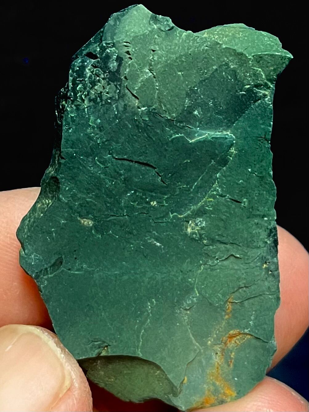 25) 魅惑の深緑!スーパー神聖「出雲石」超濃緑原石(中型)