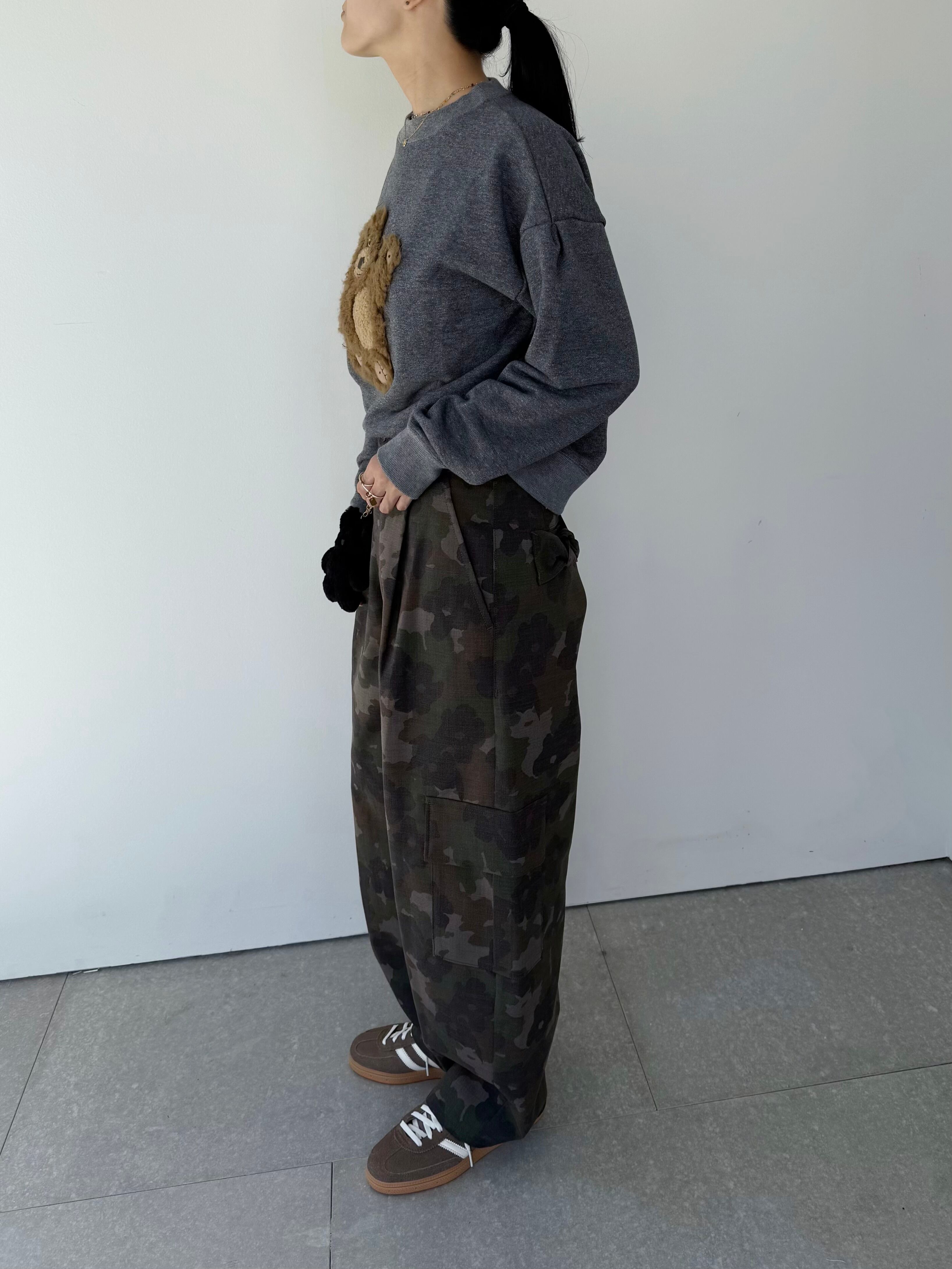 MUVEIL フラワーカモフラージュカーゴパンツ | KOKO