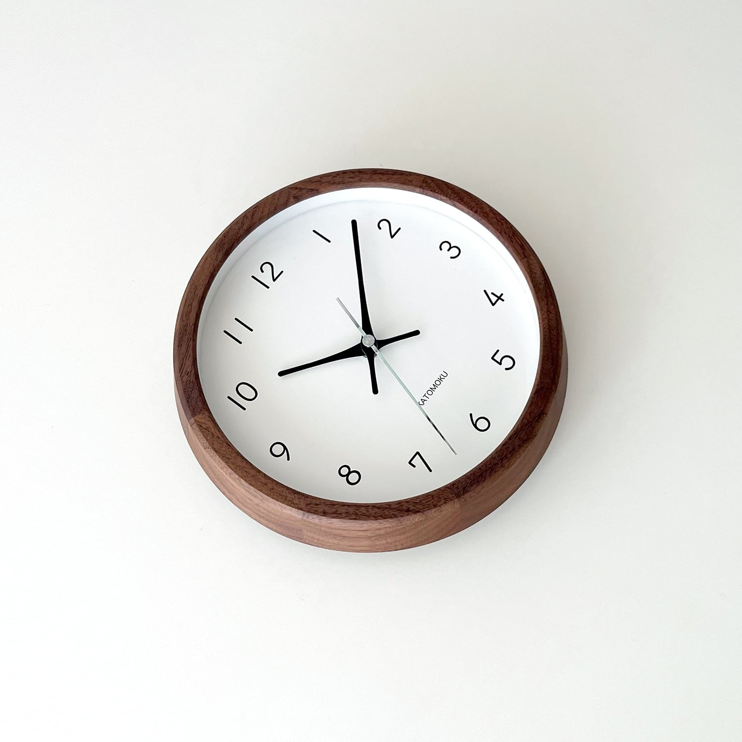 【特価商品】KATOMOKU Muku Clock 13 ウォールナット 掛け時 KATOMOKU muku clock 13 ウォールナット km-130WA 掛け時計 小さい