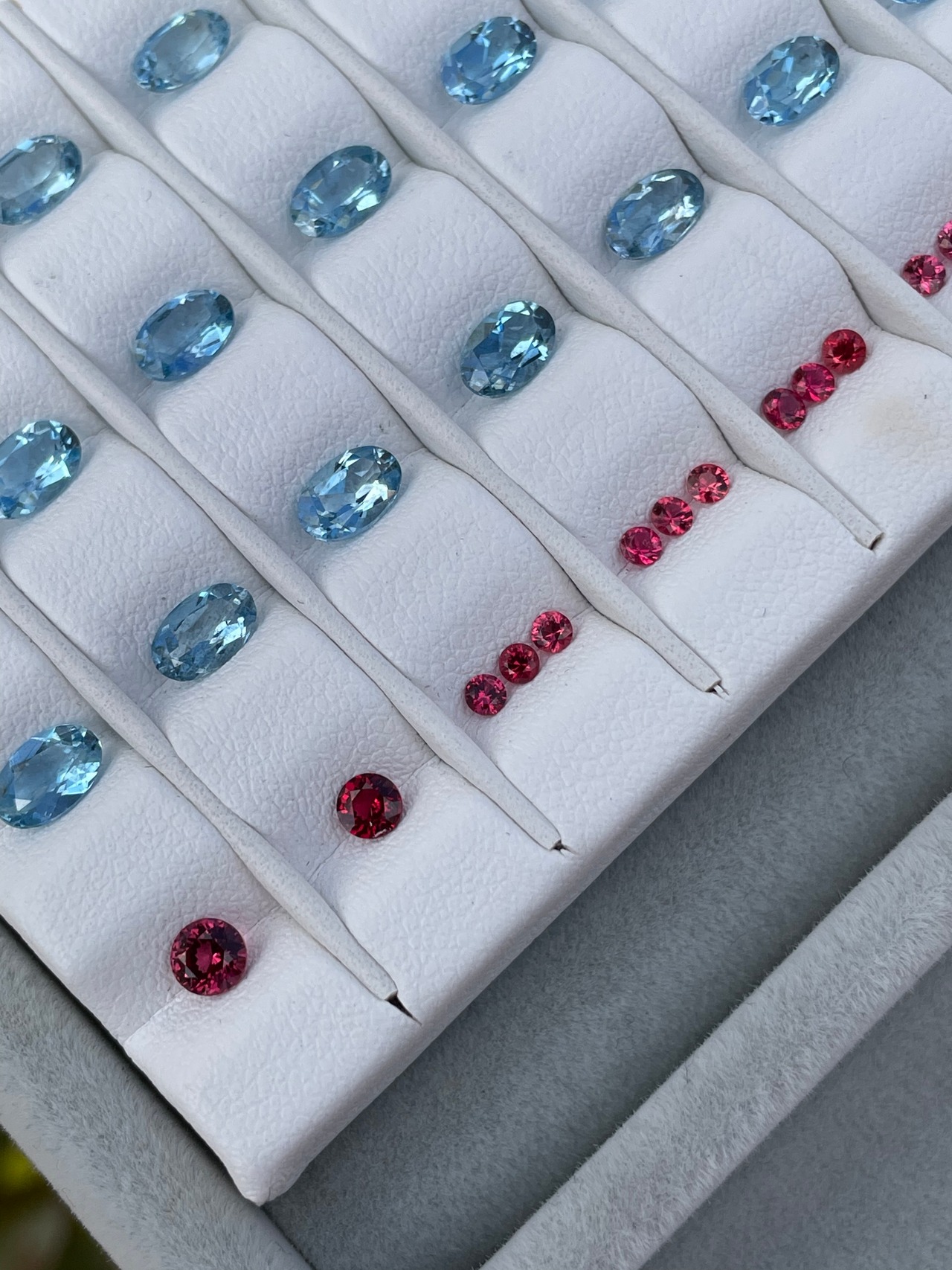 レッドスピネル3.3mm 1pc & 2.1mm 6 pcs セット - ミャンマー産