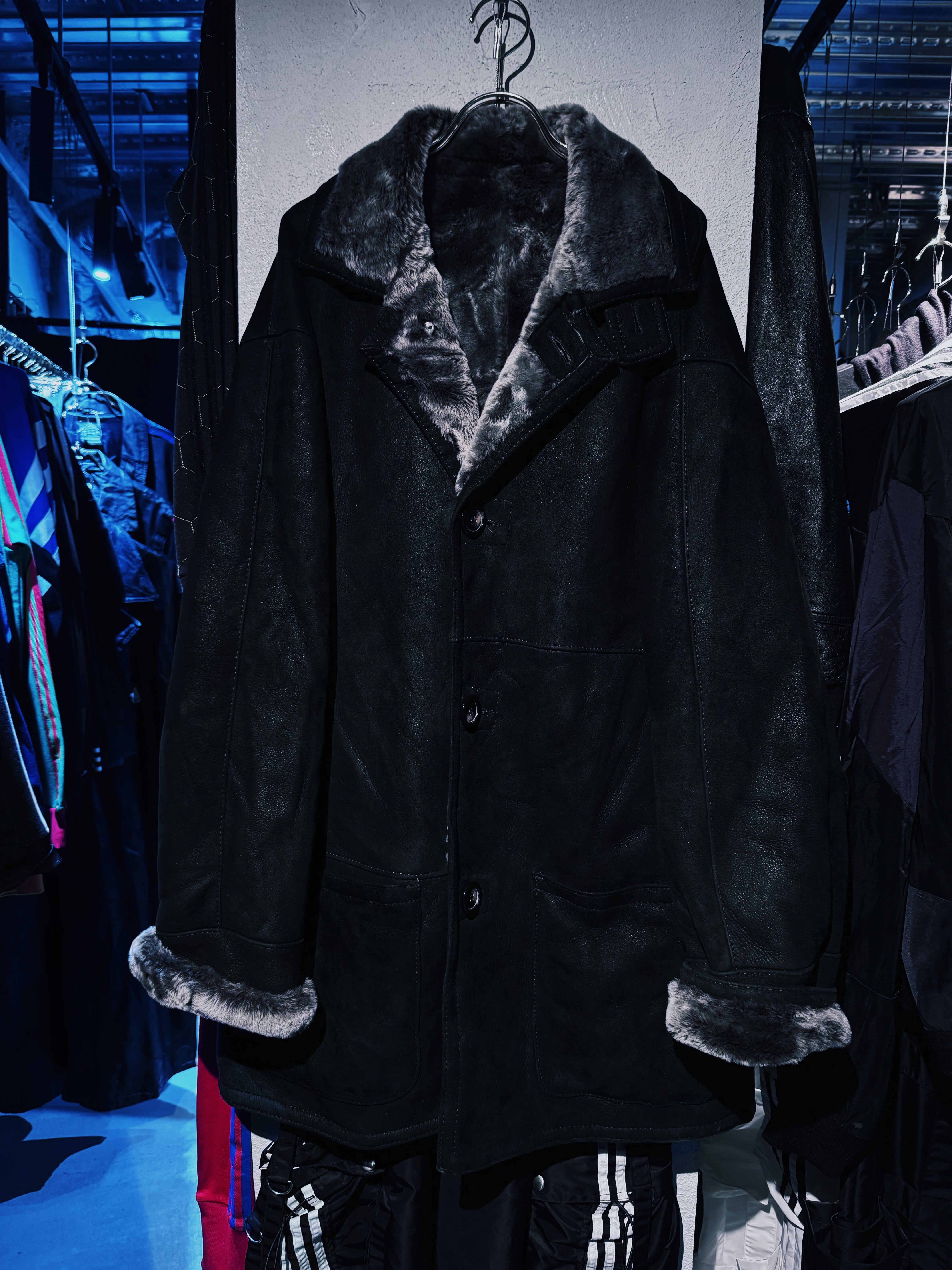 【D4C】"special" black mouton x off white fur lining loose middle coat