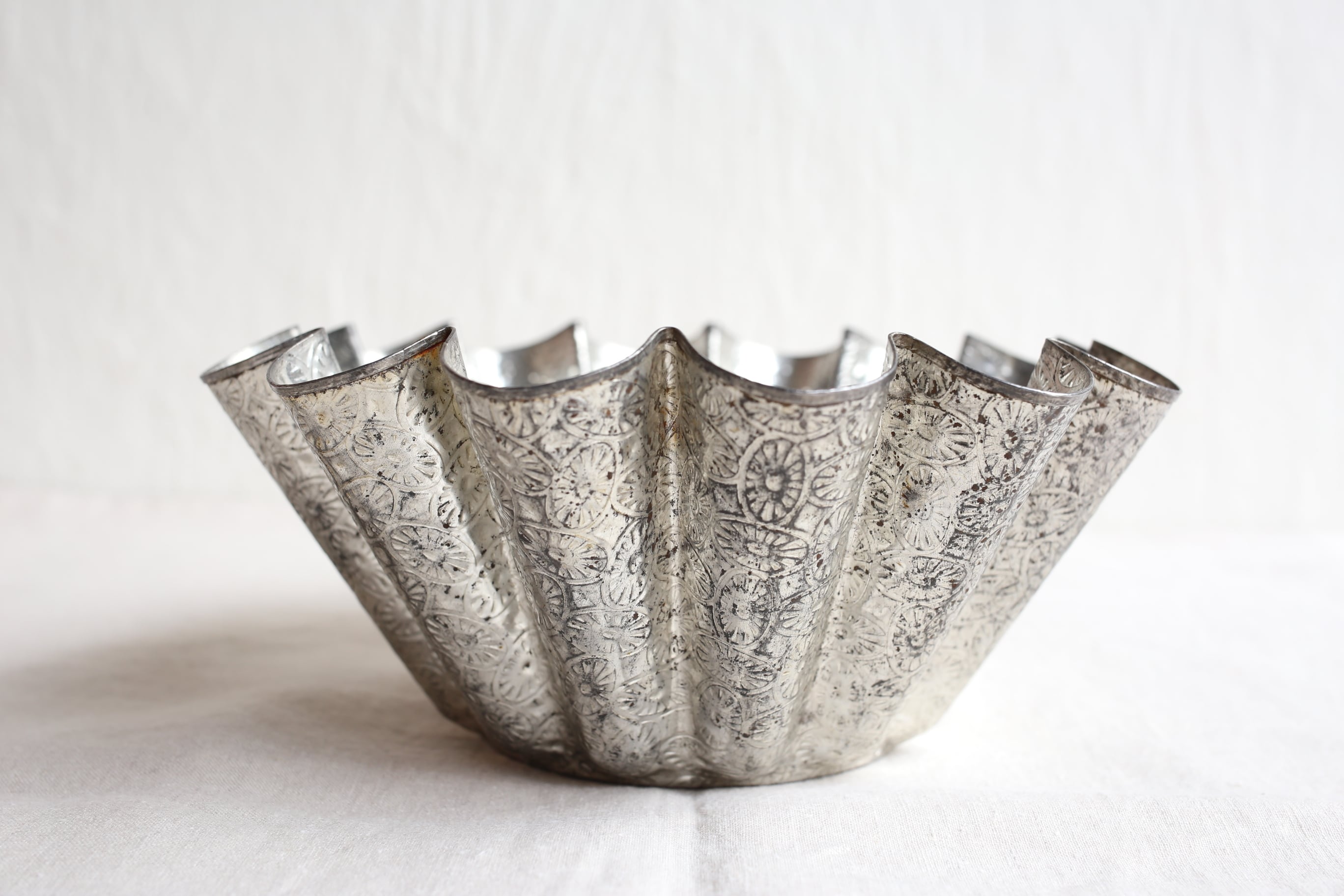 フランス アンティーク ヴィンテージ エンボス模様入り ブリオッシュ型(大) N-2142