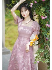 【0033】Ribbon Lace-up Square Puff Short Sleeve Dress