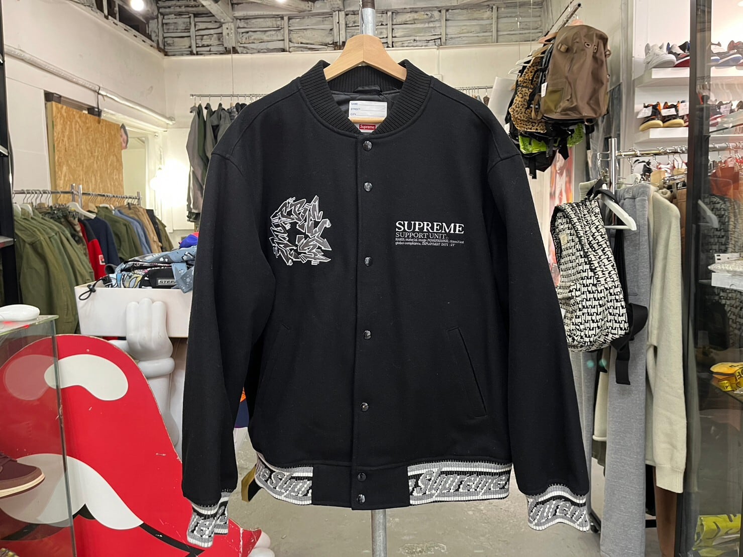 海外受注発注品 Supreme Support Unit Varsity Jacket ブラック