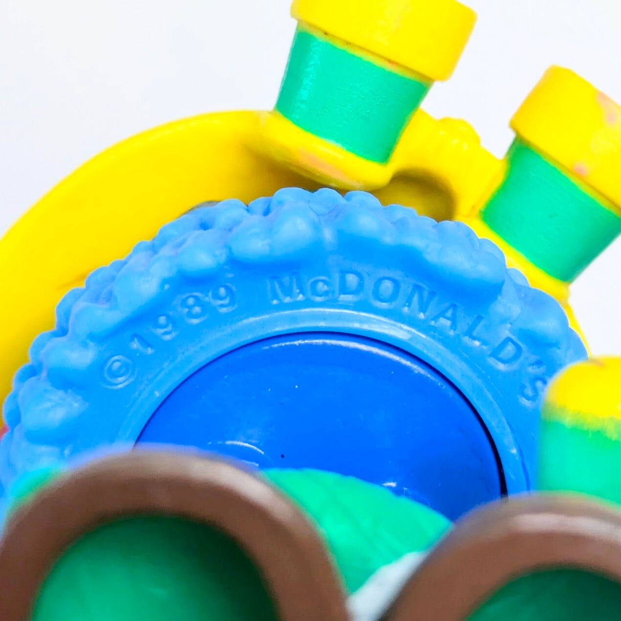 ♧☆VINTAGE 1989☆【 McDonald's / マクドナルド 】1989 McDonald's Happy Meal Toy "Funny Fry Friends" 『 Tracker (トラッカー) / 探検家』Happy Meal Toy / ミールトイ / フライキッズ / フライガイ / フライガール 〚アメリカン雑貨 アメトイ〛