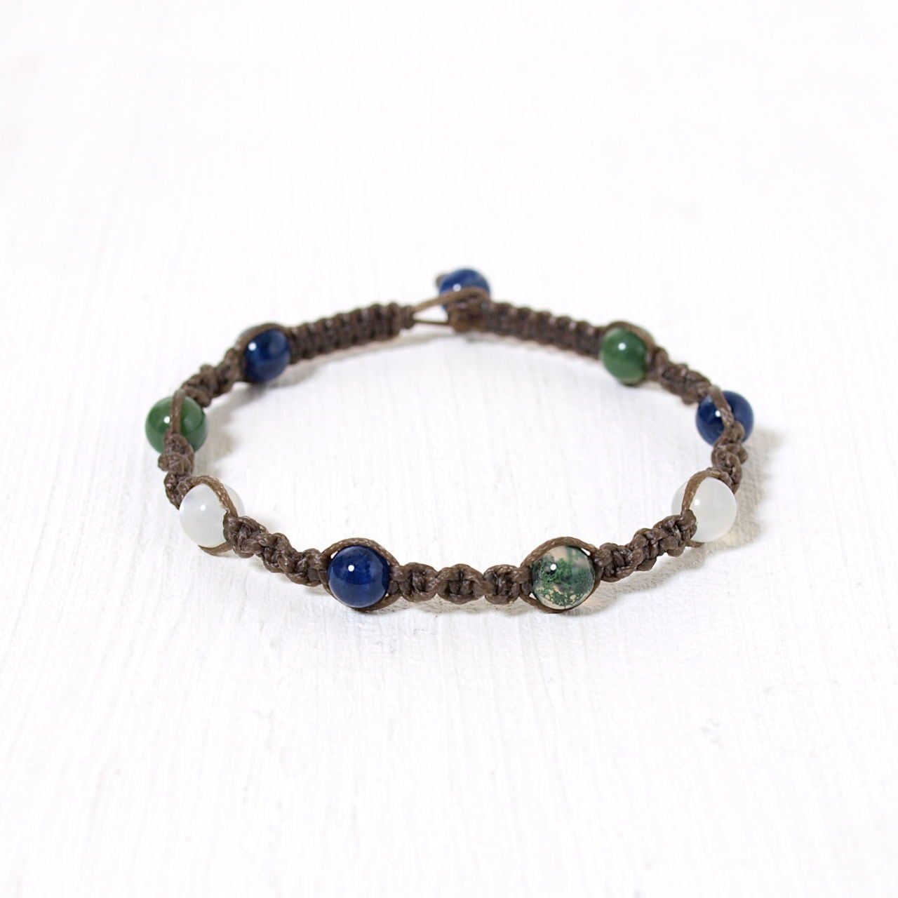 ソーダライト+モスアゲート+ムーンストーン6ミリ玉ナチュラルマクラメブレスレット