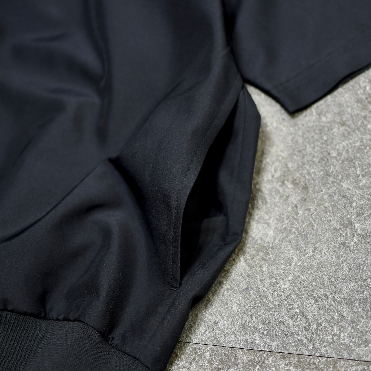 dead stock half sleeve nylon pullover