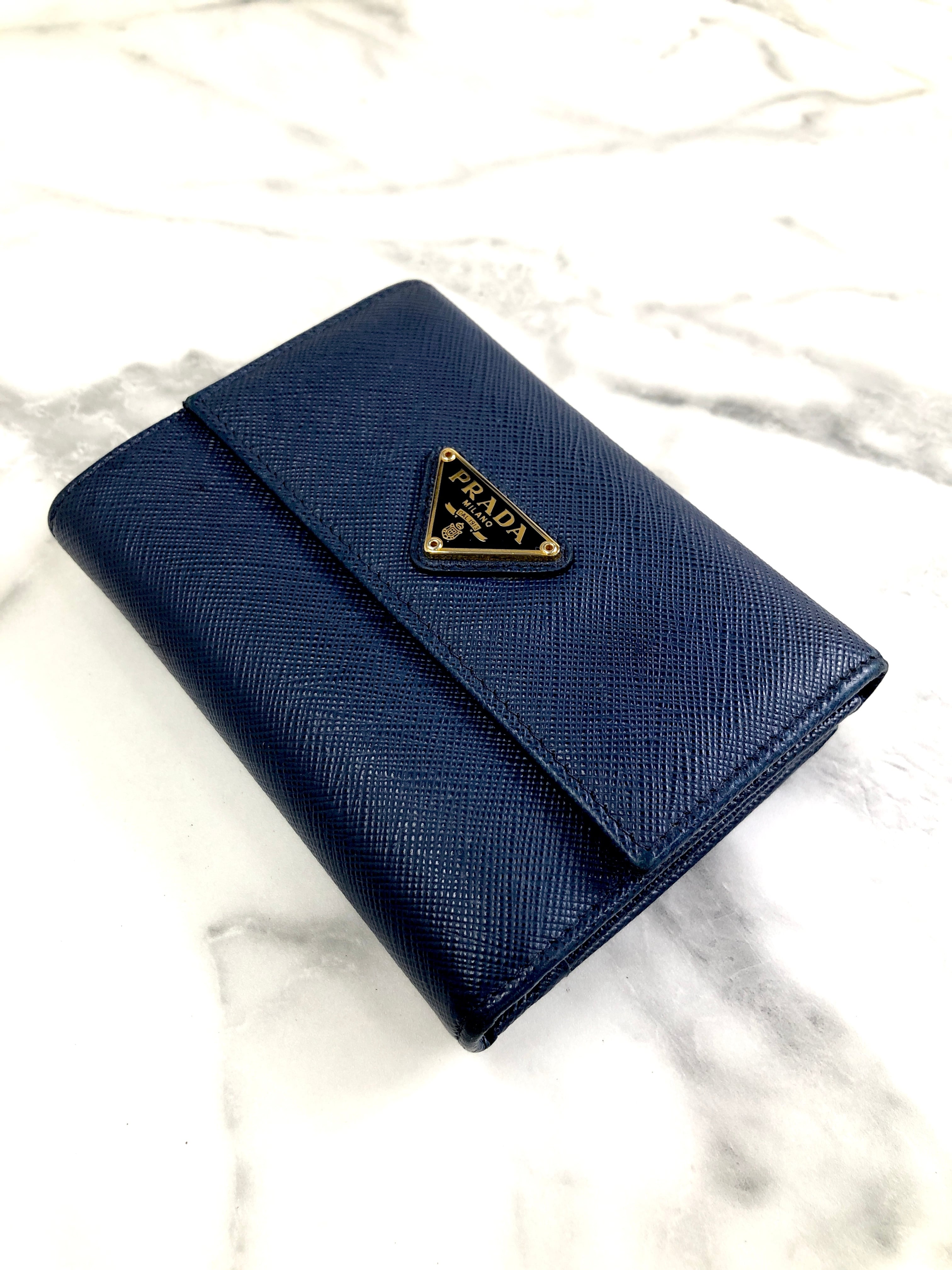 PRADA プラダ トライアングルロゴ サフィアーノレザー 三つ折り がま口 財布 ブルー vintage ヴィンテージ hdcmeb |  VintageShop solo powered by BASE