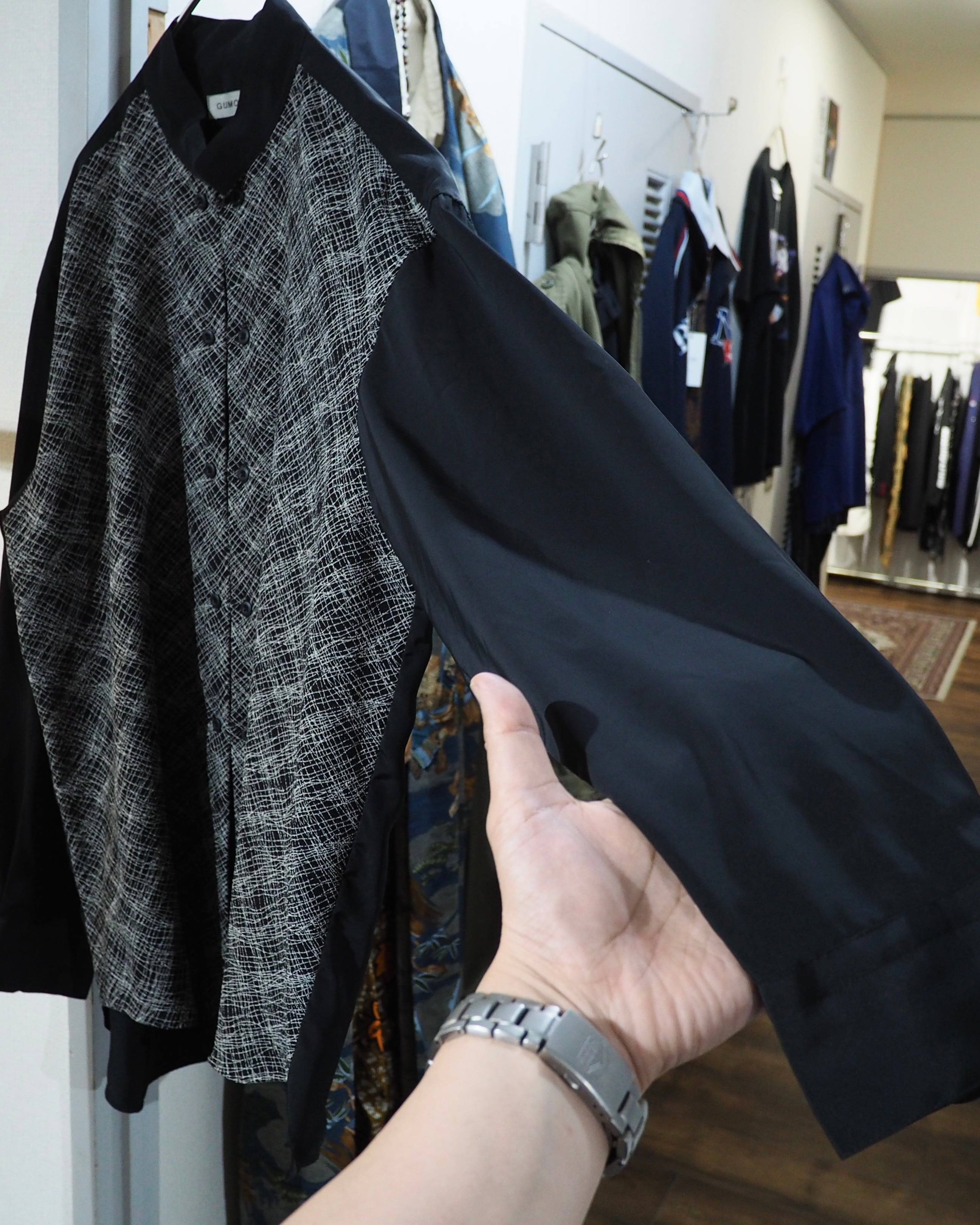 1980 - 90s ” 畝り ” Geometric Mode pattern vintage No collar Shirt