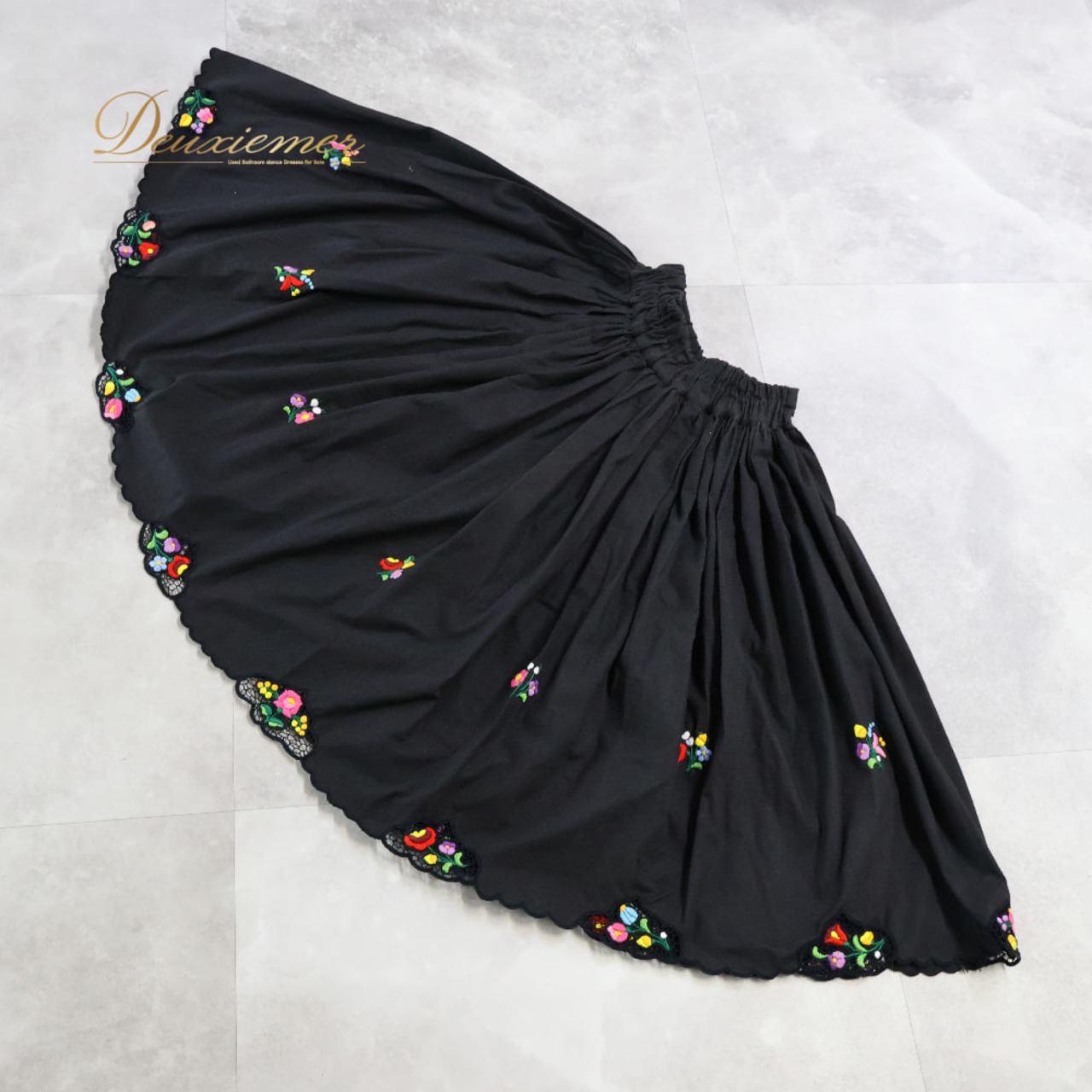 フォークダンス 衣装 スカート ブラック系 刺繍 花 花柄 カラフル チロリアン チロルスカート かわいい おしゃれ 練習 レッスン ダンス衣装 イベント レディース ふんわり グリーン系 ピンク系 イエロー系 パープル系