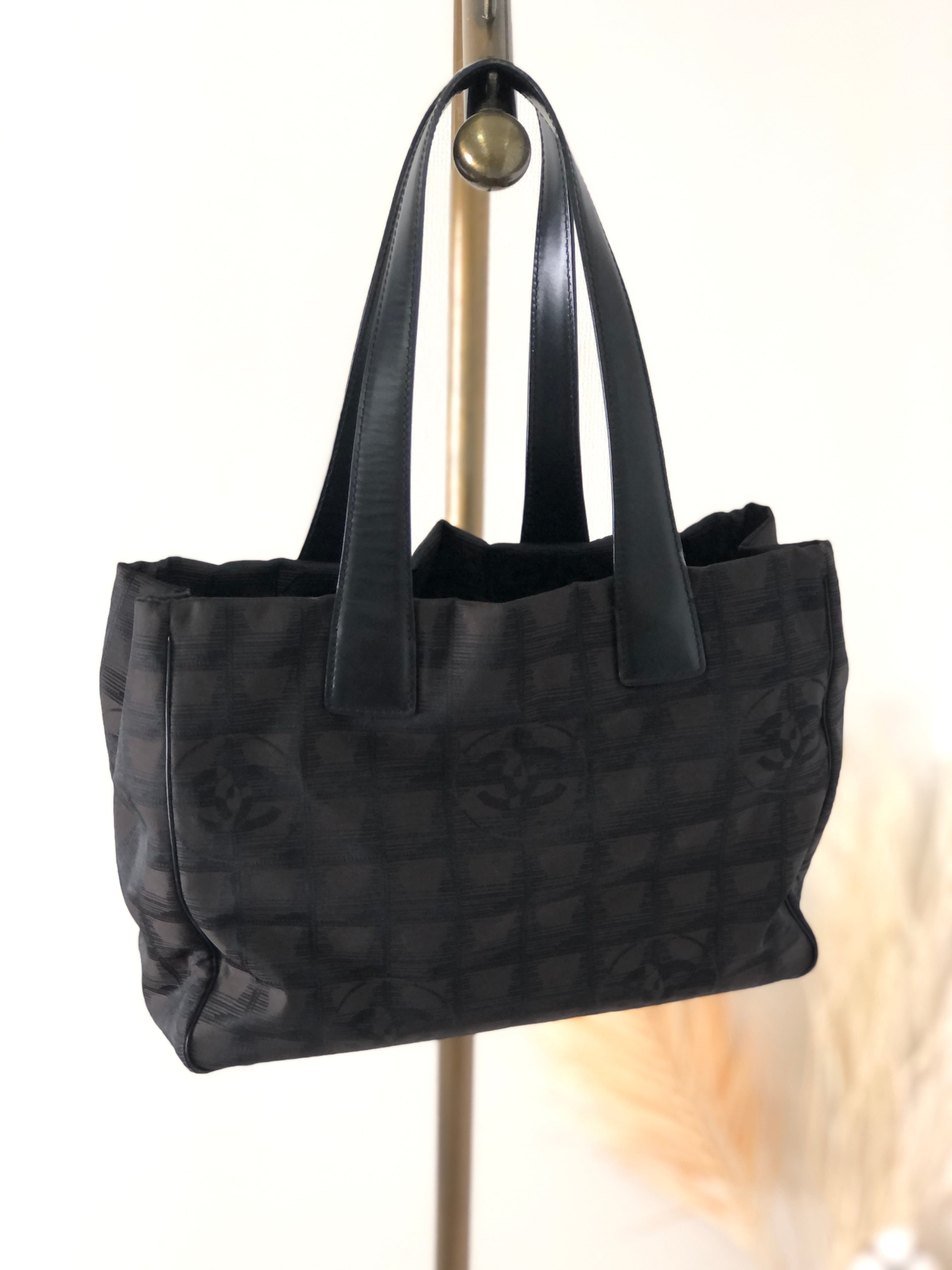 CHANEL シャネル ニュートラベルライン ナイロン トートバッグ