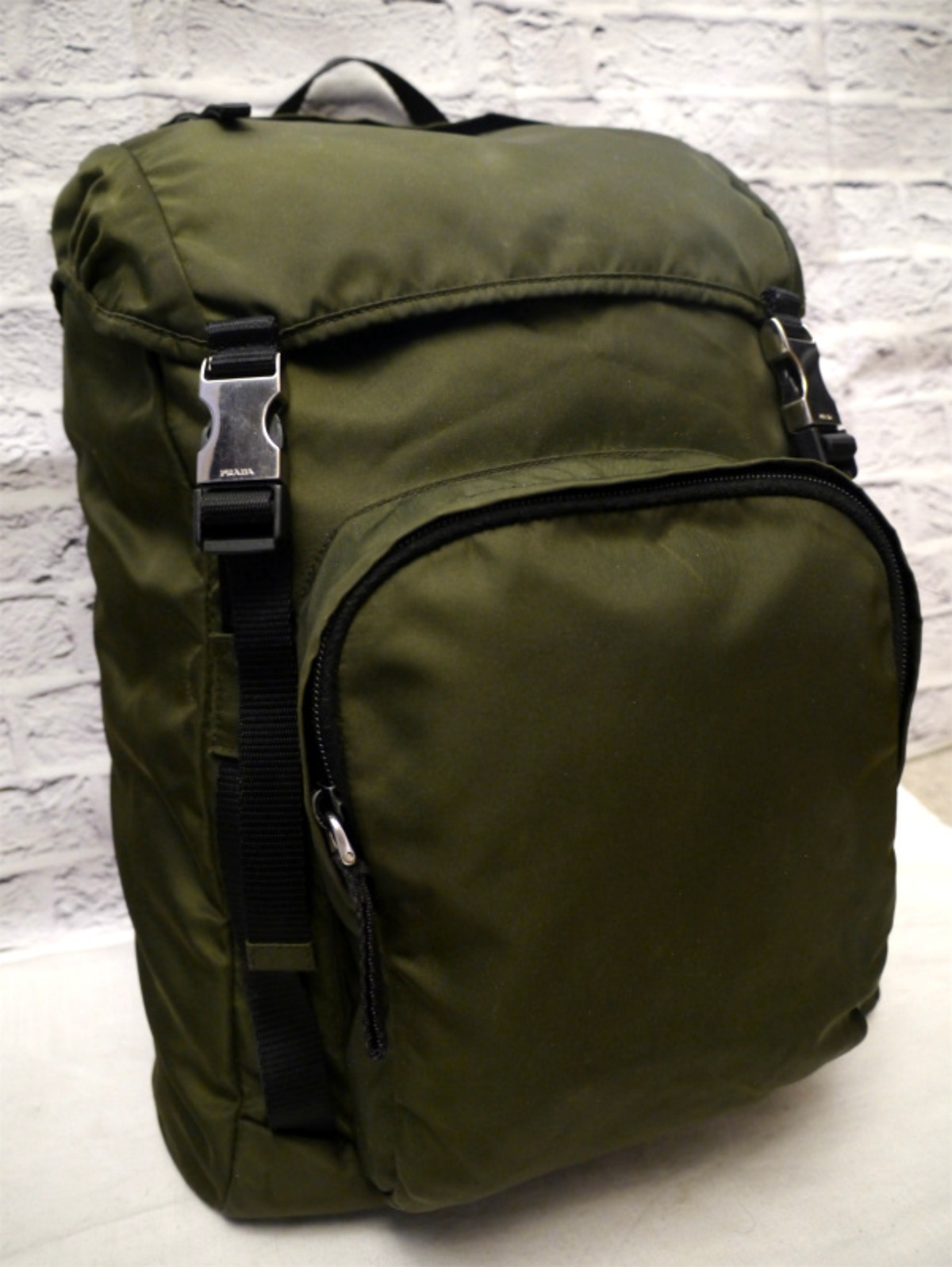 18万◇PRADA プラダ VZ0056 男女可 ミリタリー ナイロン リュック 
