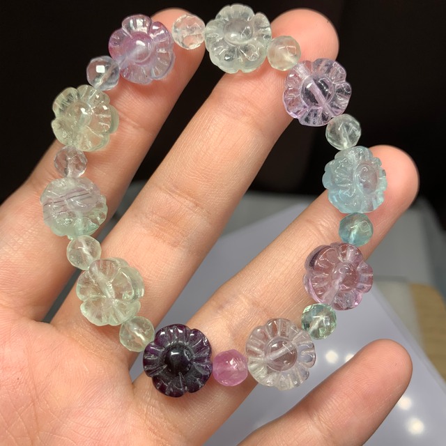 フローライト・お花デザインブレスレット