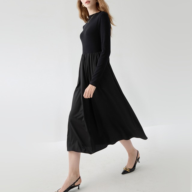 ボートネックロングスリーブミディアム丈フレアワンピース　F00308