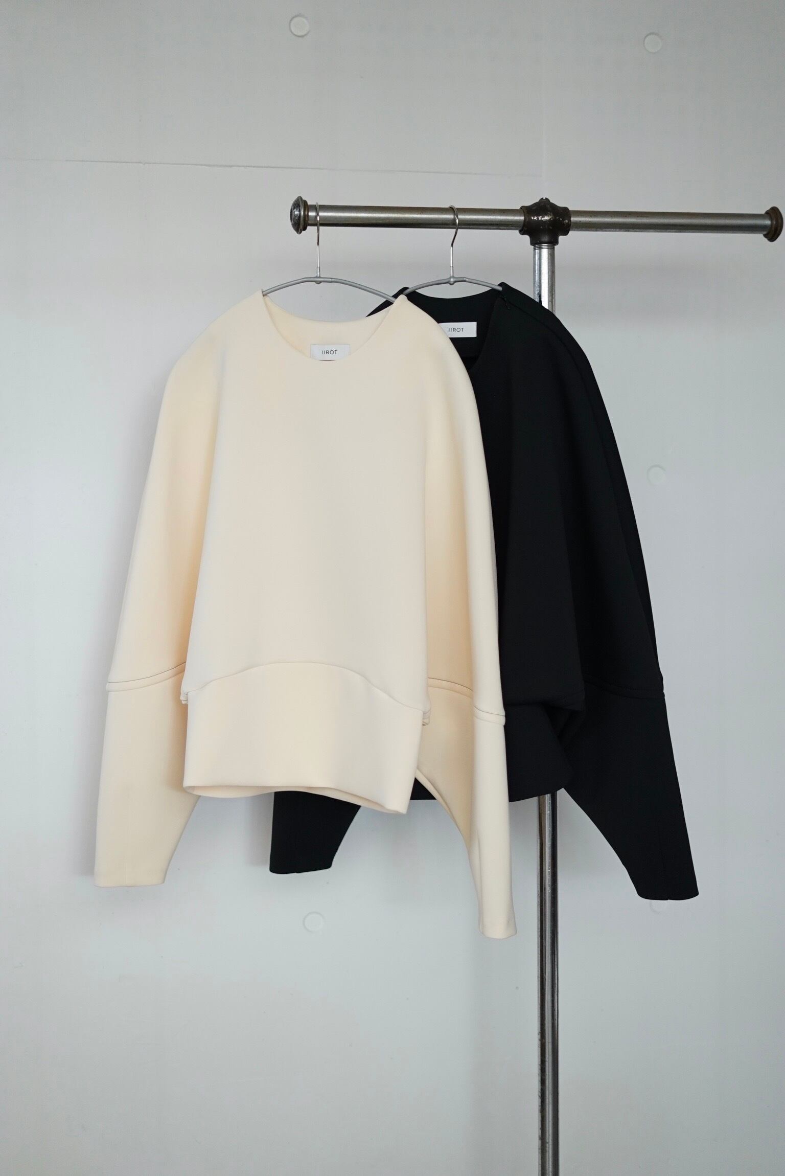 IIROT / Super Soft Jersey Tops（ Black / Cream ） | JUQUI Online