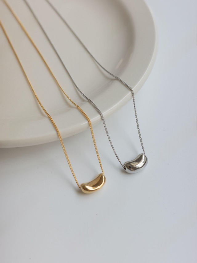 Bean Pendant Chain Necklace