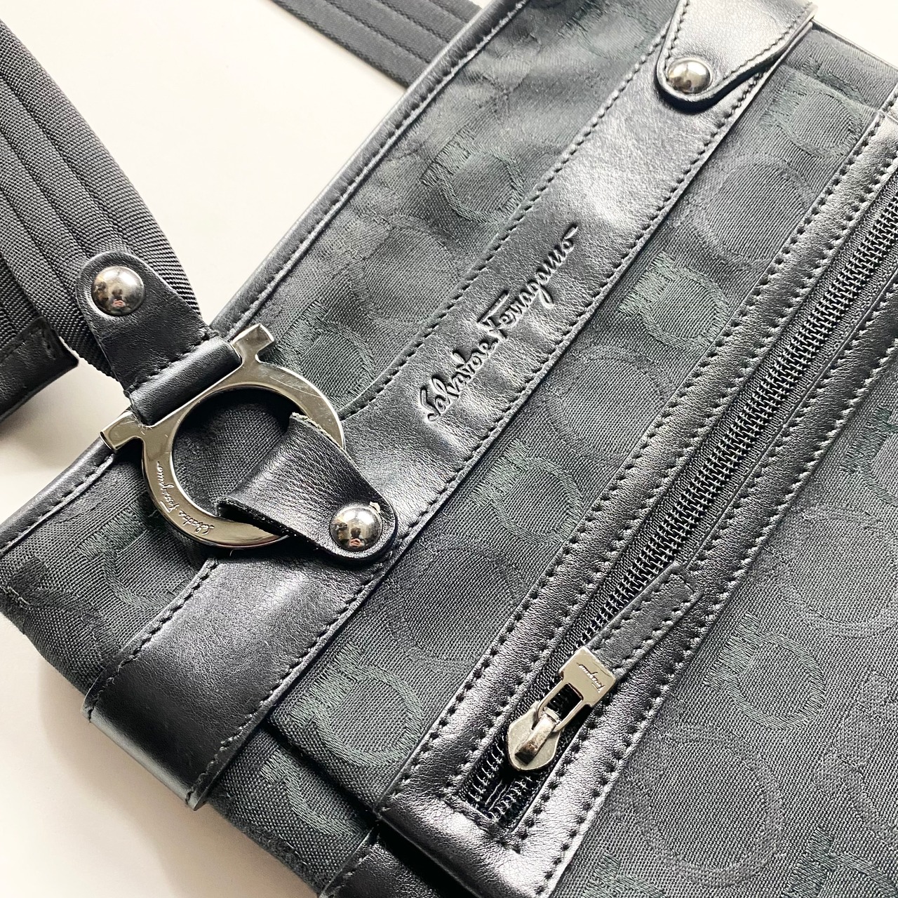 SALVATORE FERRAGAMO canvas × leather shoulder bag “gancini”