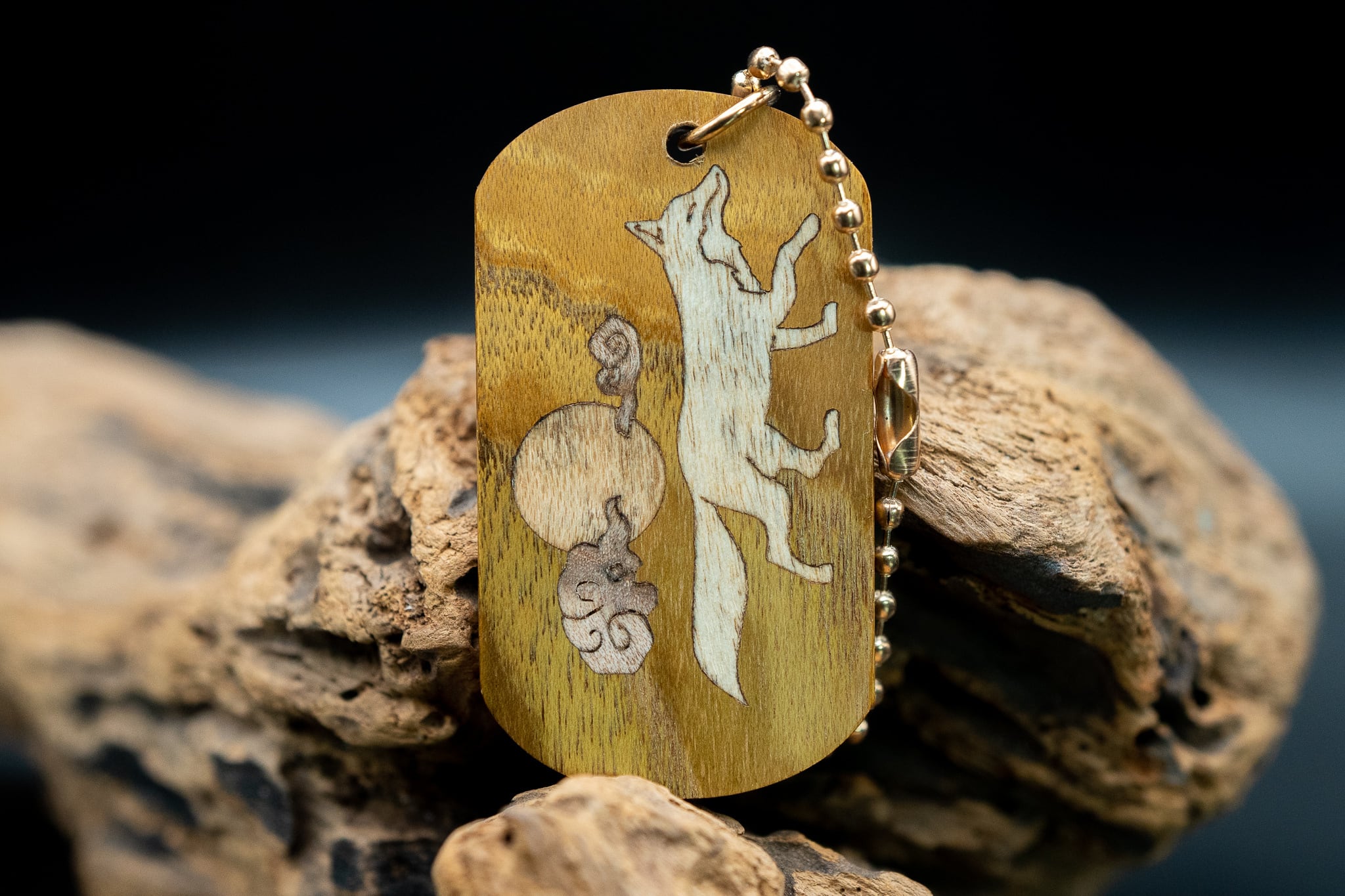 【黄金の木】 御蔵島 金桑 ドッグタグ 象嵌 十五夜きつね