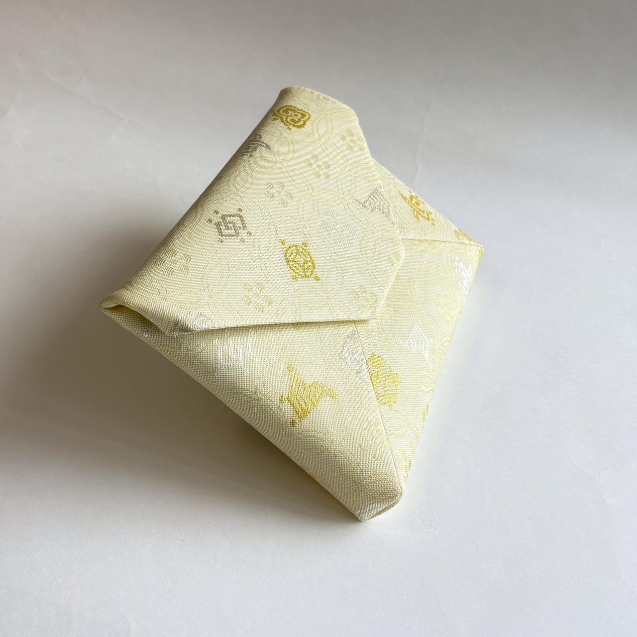 数寄屋袋　宗薫　紗 夏数寄屋袋（有香型） 宗薫（金紗） | 茶道帛紗 大阪有香