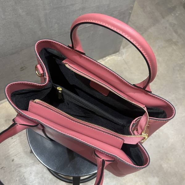 牛革 スムースレザー ショルダーストラップ付 横型バッグ 2Way仕様